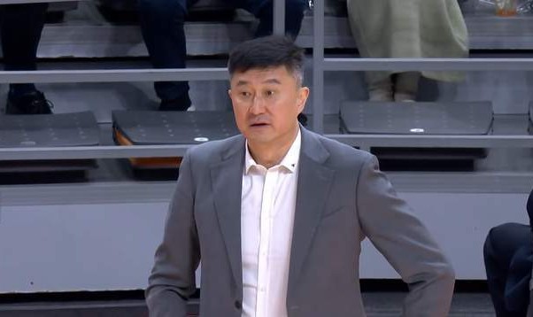 开云体育下载-强强对话！广东今晚7:35恶斗豪门，杜锋要给卢伟上一课，央视直播